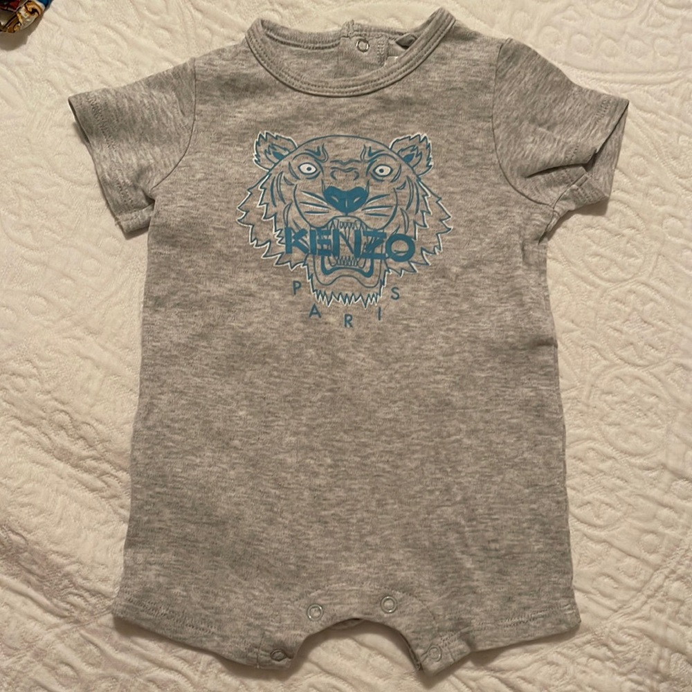 Kenzie short sleeved play suit size 9 months